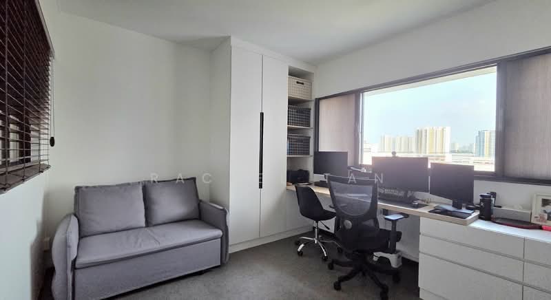 330 Bukit Batok Street 33 HDB Flat For Sale at S$ 1,180,000 | PropertyGuru Singapore - Study