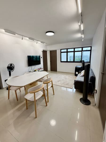 589A Montreal Drive, 589A Montreal Drive, Room Rental, 200 sqft, HDB Flat For Rent, by Liew Wenzheng, 500097715 - Living Room - PropertyGuru.com.sg