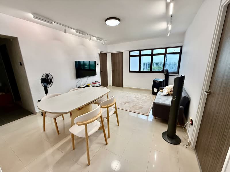 589A Montreal Drive, 589A Montreal Drive, Room Rental, 200 sqft, HDB Flat For Rent, by Liew Wenzheng, 500097715 - Living Room - PropertyGuru.com.sg