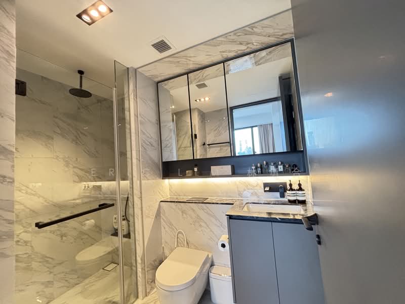 The Landmark, 173 Chin Swee Road, 2 Bedrooms, 678 sqft, Condominium For Rent, by Eric Lim 林勇合, 500097720 - Bathroom - PropertyGuru.com.sg