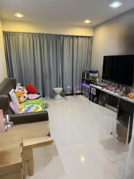 26B Saint George's Lane, 26B Saint George's Lane, 3 Bedrooms, 990 sqft, HDB Flat For Sale, by Jeffrey Tay, 500097722 - Living Room - PropertyGuru.com.sg