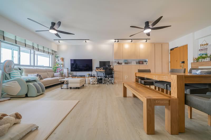 329B Anchorvale Street HDB Flat For Sale at S$ 880,000 | PropertyGuru Singapore - Living Room