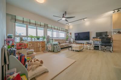 For Sale - 329B Anchorvale Street