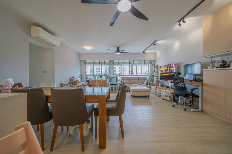 329B Anchorvale Street HDB Flat For Sale at S$ 880,000 | PropertyGuru Singapore - Dinning Room