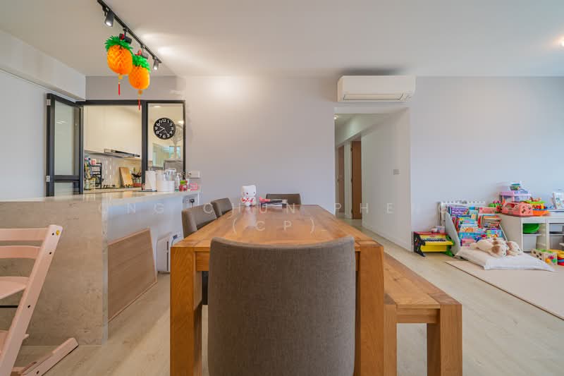 329B Anchorvale Street HDB Flat For Sale at S$ 880,000 | PropertyGuru Singapore - Dining Room
