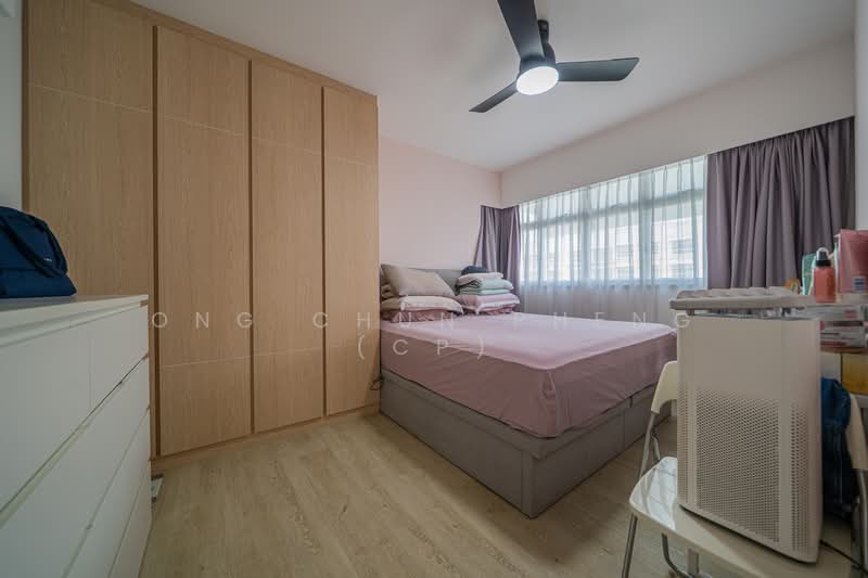 329B Anchorvale Street HDB Flat For Sale at S$ 880,000 | PropertyGuru Singapore - Master Bedroom