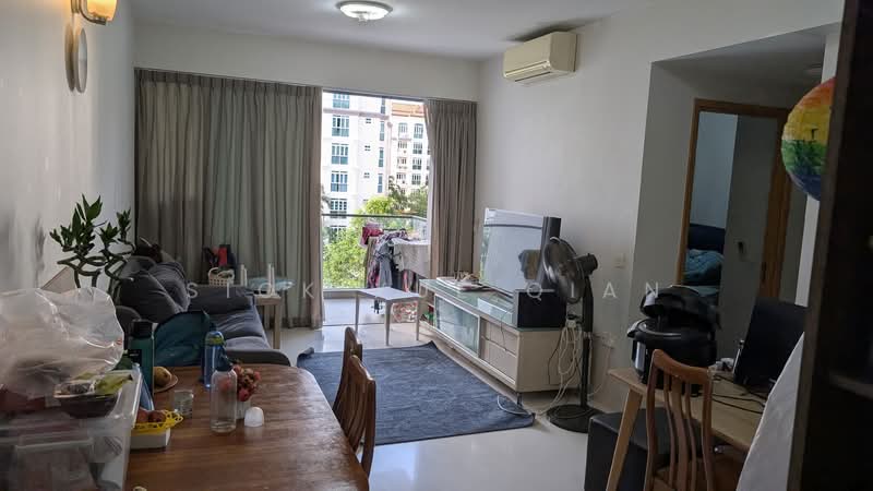 The Gale, 62 Flora Road, 2 Bedrooms, 915 sqft, Condominium For Rent, by Siok Xue Qian, 500097756 - Living Room - PropertyGuru.com.sg