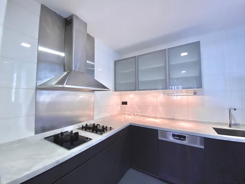 Cairnhill Crest, 2 Cairnhill Circle, 2 Bedrooms, 1,206 sqft, Condominium For Rent, by Daniel Chua, 500097760 - Kitchen - PropertyGuru.com.sg