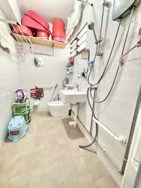 🌟Super Cheap Common Room🌟Immediate Availability🌟Blk 131 Choa Chu Kang🌟, , Room Rental, 100 sqft, HDB Flat For Rent, by Sapphire Lee, 500097764 - Bathroom - PropertyGuru.com.sg