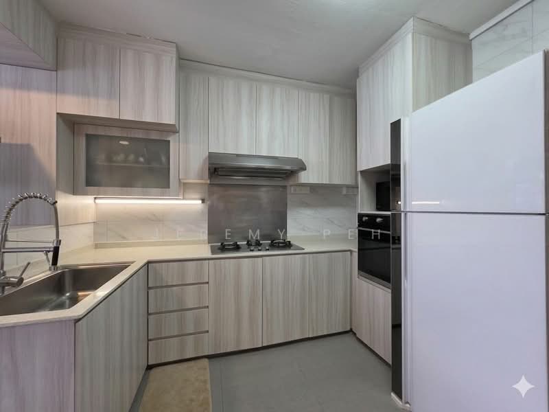 115 Bedok Reservoir Road HDB Flat For Sale at S$ 1,000,000 | PropertyGuru Singapore - Kitchen