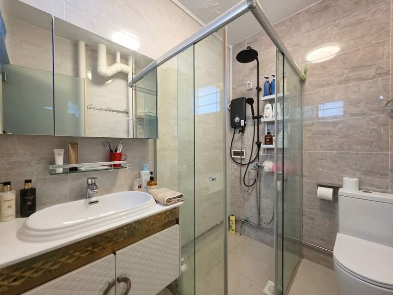 115 Bedok Reservoir Road HDB Flat For Sale at S$ 1,000,000 | PropertyGuru Singapore - Bathroom