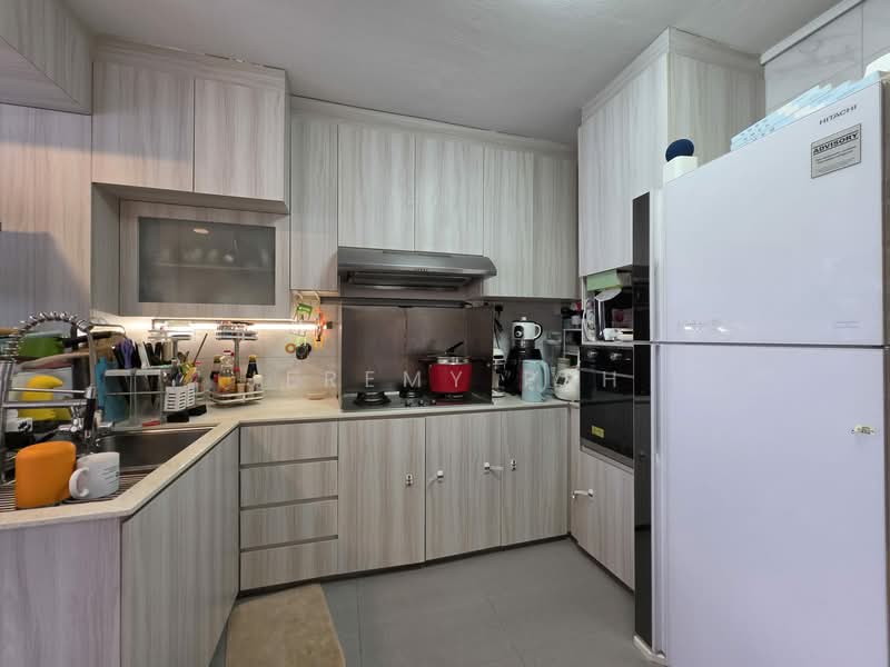 115 Bedok Reservoir Road HDB Flat For Sale at S$ 1,000,000 | PropertyGuru Singapore - Kitchen