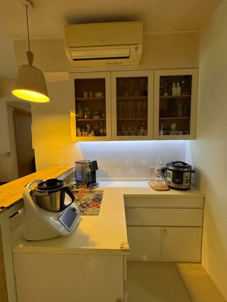 Prive Executive Condominium For Sale at S$ 1,750,000 | PropertyGuru Singapore - Kitchen