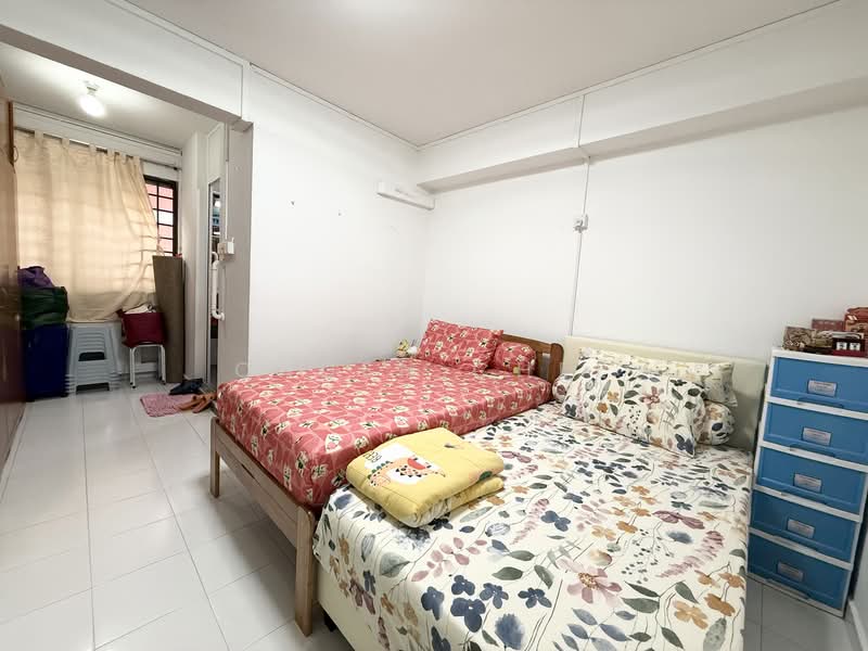 187 Bukit Batok West Avenue 6 HDB Flat For Sale at S$ 598,000 | PropertyGuru Singapore - Master Bedroom
