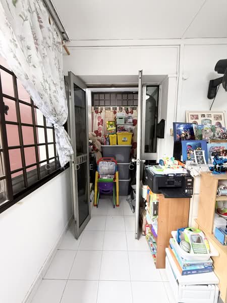 187 Bukit Batok West Avenue 6, 187 Bukit Batok West Avenue 6, 3 Bedrooms, 1,130 sqft, HDB Flat For Sale, by Caden Chee, 500097780 - Balcony - PropertyGuru.com.sg