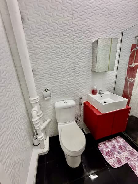 Verdun House, 6 Verdun House, 1 Bedroom, 320 sqft, Apartment For Rent, by Tricia Teo Geok Teng, 500097786 - Bathroom - PropertyGuru.com.sg