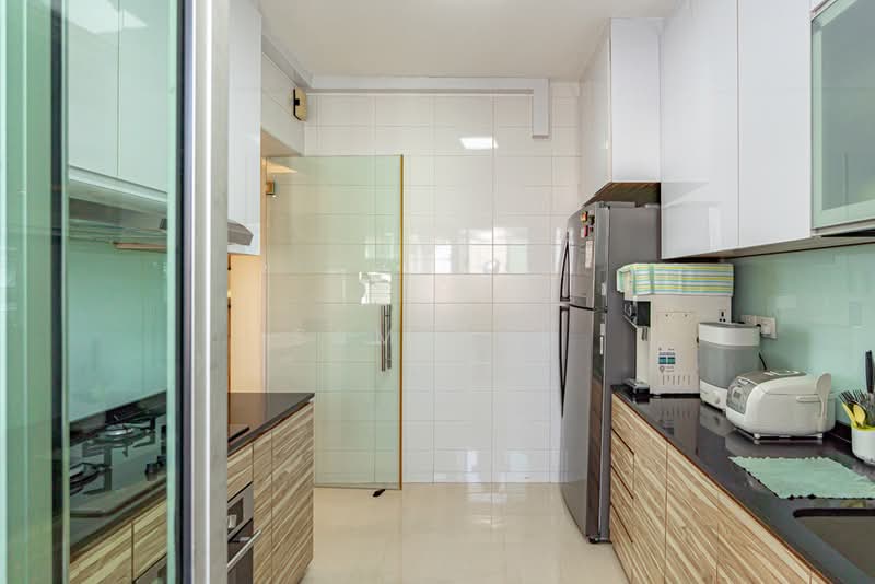 803B Keat Hong Close HDB Flat For Sale at S$ 670,000 | PropertyGuru Singapore - Kitchen