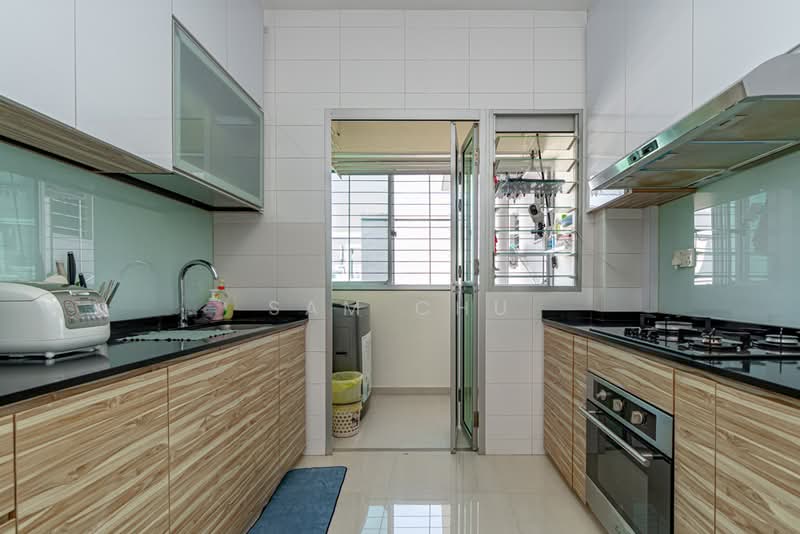 803B Keat Hong Close HDB Flat For Sale at S$ 670,000 | PropertyGuru Singapore - Kitchen