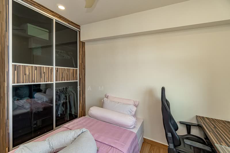803B Keat Hong Close HDB Flat For Sale at S$ 670,000 | PropertyGuru Singapore - Bedroom