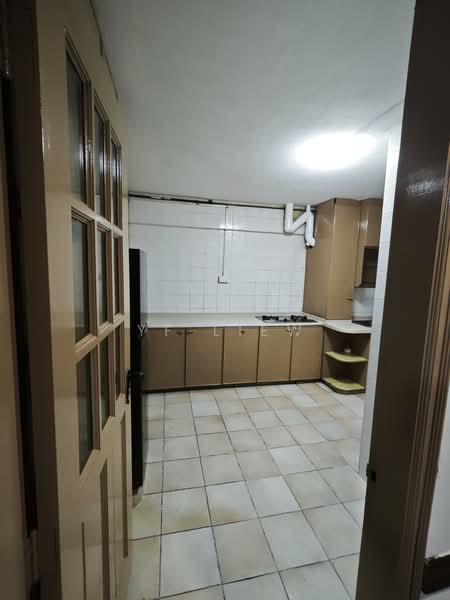 140 Bukit Batok Street 11, 140 Bukit Batok Street 11, 4 Bedrooms, 1,615 sqft, HDB Flat For Sale, by YF Liew, 500097850 - Kitchen - PropertyGuru.com.sg