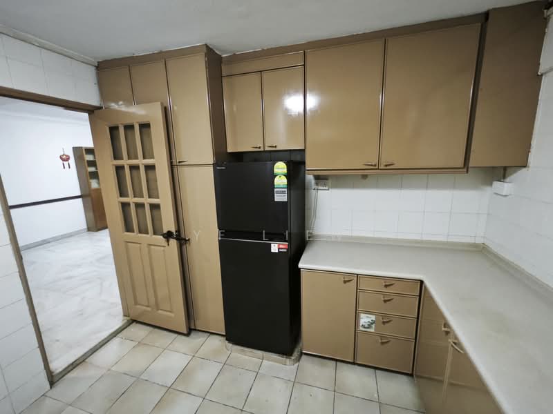 140 Bukit Batok Street 11, 140 Bukit Batok Street 11, 4 Bedrooms, 1,615 sqft, HDB Flat For Sale, by YF Liew, 500097850 - Kitchen - PropertyGuru.com.sg