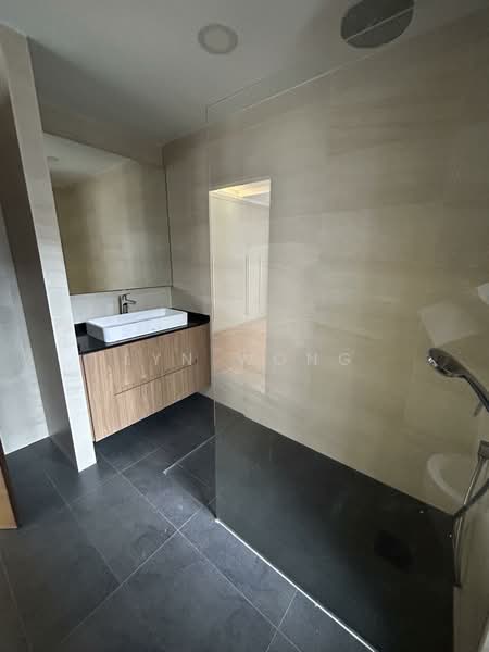 UE Square, 205 River Valley Road, 2 Bedrooms, 1,151 sqft, Apartment For Rent, by Lyn Wong, 500097858 - Bathroom - PropertyGuru.com.sg