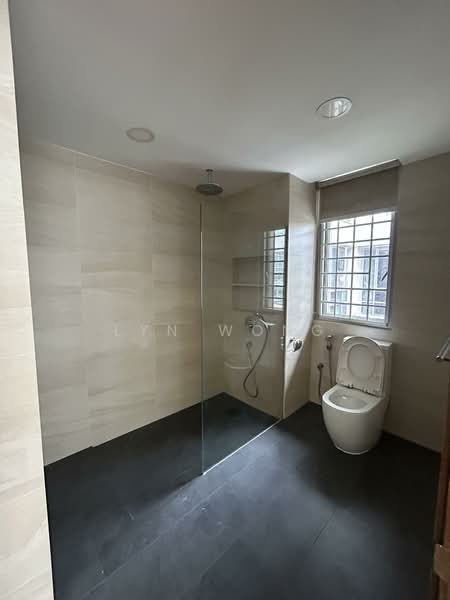 UE Square, 205 River Valley Road, 2 Bedrooms, 1,151 sqft, Apartment For Rent, by Lyn Wong, 500097858 - Bathroom - PropertyGuru.com.sg