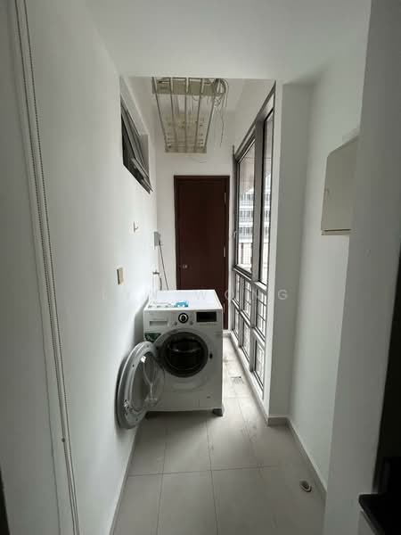 UE Square, 205 River Valley Road, 2 Bedrooms, 1,151 sqft, Apartment For Rent, by Lyn Wong, 500097858 - Balcony - PropertyGuru.com.sg