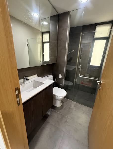 Parc Olympia Condominium For Sale at S$ 1,200,000 | PropertyGuru Singapore - Bathroom