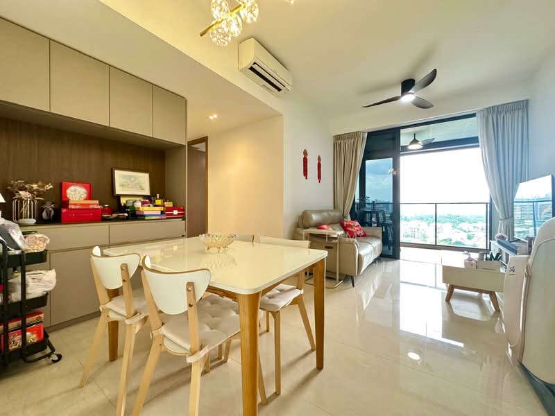 Whistler Grand Condominium For Sale at S$ 2,200,000 | PropertyGuru Singapore - Living Room