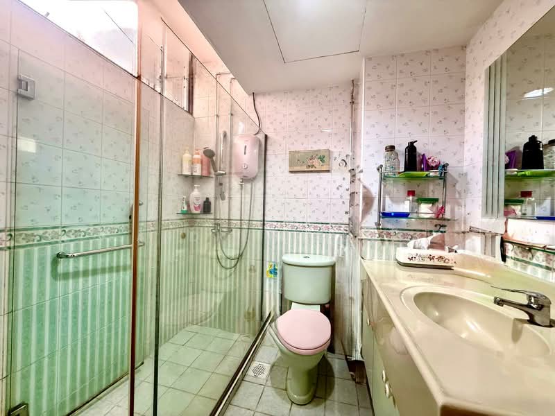 Chelsea Village Terraced House For Sale at S$ 4,300,000 | PropertyGuru Singapore - Bathroom
