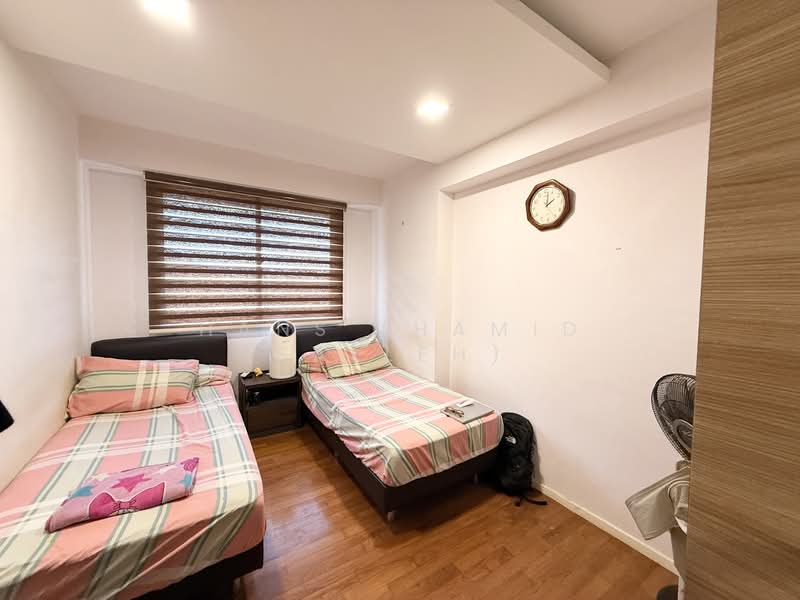 308A Punggol Walk HDB Flat For Sale at S$ 850,000 | PropertyGuru Singapore - Bedroom