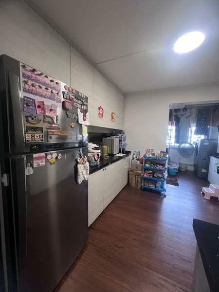 451 Pasir Ris Drive 6 HDB Flat For Sale at S$ 722,000 | PropertyGuru Singapore - Kitchen