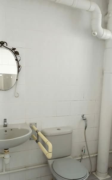 122 Lorong 2 Toa Payoh, 122 Lorong 2 Toa Payoh, Room Rental, 200 sqft, HDB Flat For Rent, by Ken CHONG, 500097910 - PropertyGuru.com.sg