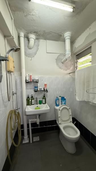 Bedok reservoir road, , 3,208 sqft, Shop / Shophouse For Sale, by Johnathan Lim, 500097912 - Bathroom - CommercialGuru.com.sg