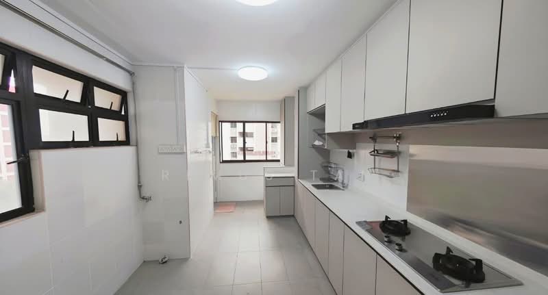 249 Hougang Avenue 3 HDB Flat For Sale at S$ 712,000 | PropertyGuru Singapore - Kitchen