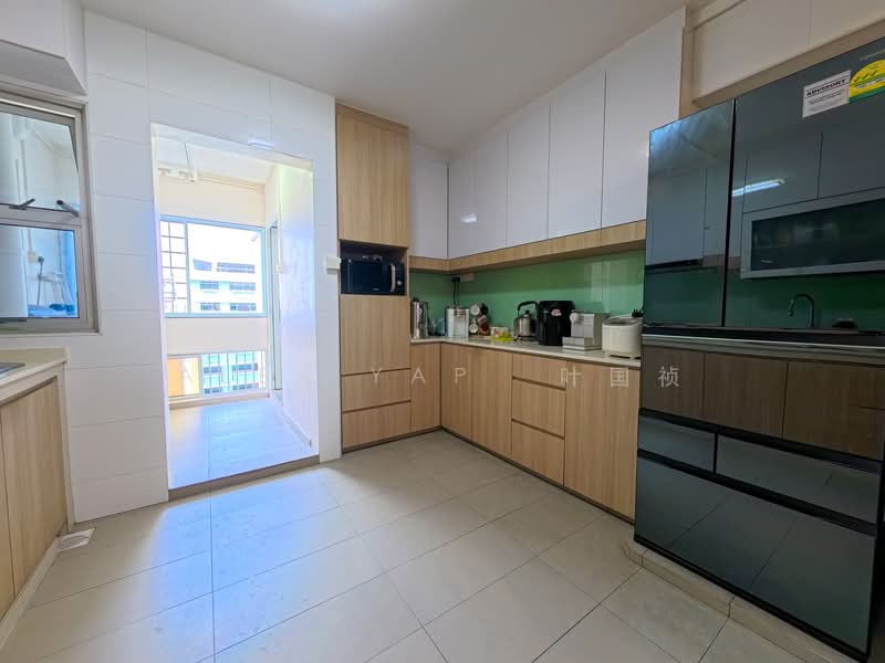 743 Pasir Ris Street 71 HDB Flat For Sale at S$ 830,000 | PropertyGuru Singapore - Kitchen & Yard