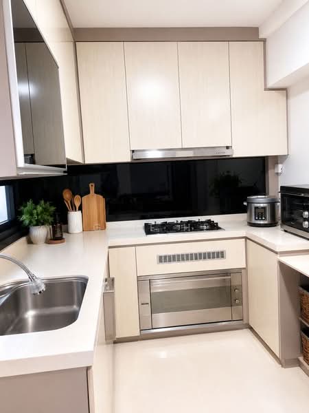 404B Fernvale Lane, 404B Fernvale Lane, 3 Bedrooms, 1,227 sqft, HDB Flat For Sale, by Aggie Hee, 500097918 - Kitchen - PropertyGuru.com.sg