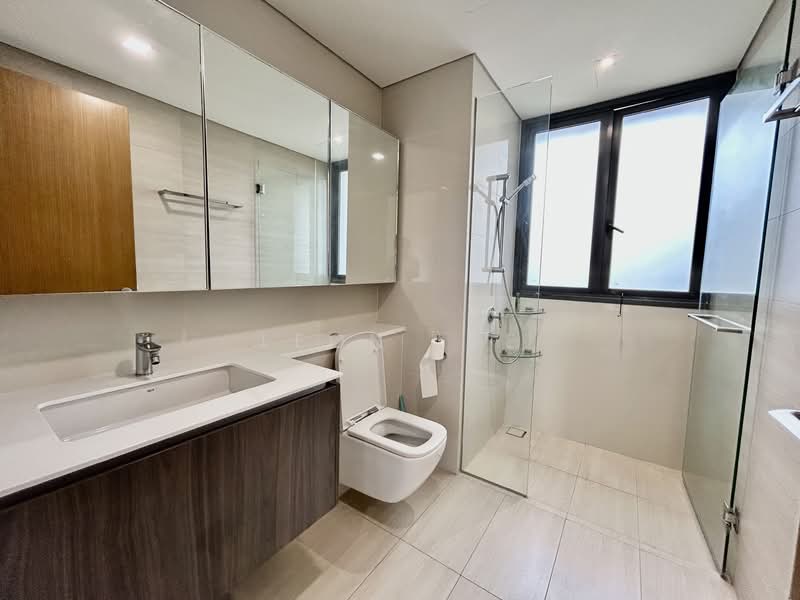 Lakeville, 3 Jurong Lake Link, 3 Bedrooms, 1,140 sqft, Condominium For Rent, by Leon Lee, 500097929 - Bathroom - PropertyGuru.com.sg