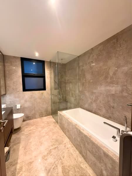 Kopar At Newton Condominium For Sale at S$ 4,500,000 | PropertyGuru Singapore - Master Bathroom