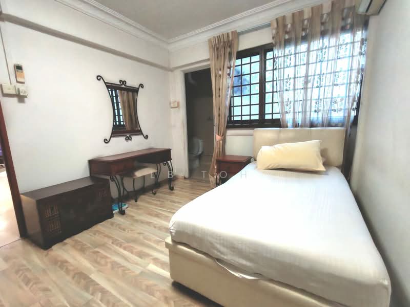 311 Shunfu Road HDB Flat For Sale at S$ 788,000 | PropertyGuru Singapore - Bedroom