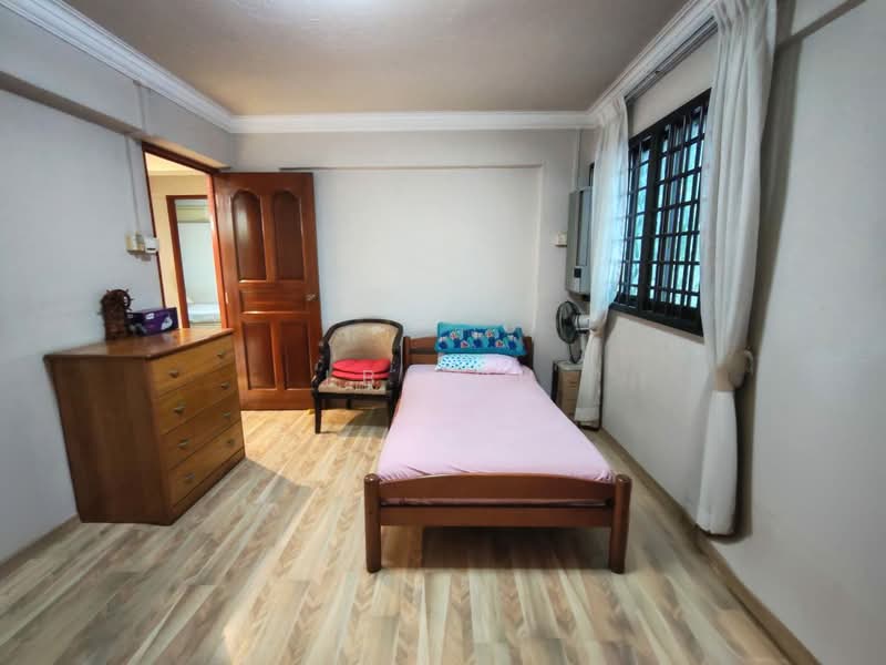 311 Shunfu Road HDB Flat For Sale at S$ 788,000 | PropertyGuru Singapore - Bedroom