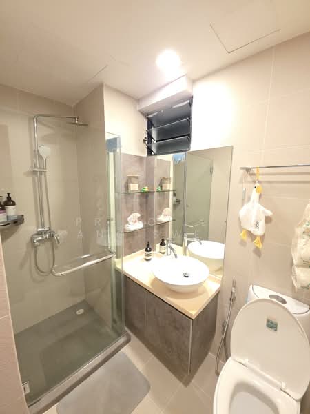 Eastvale Condominium For Sale at S$ 1,688,000 | PropertyGuru Singapore - Bathroom