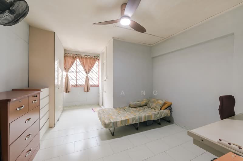 350 Yishun Avenue 11 HDB Flat For Sale at S$ 580,000 | PropertyGuru Singapore - Bedroom