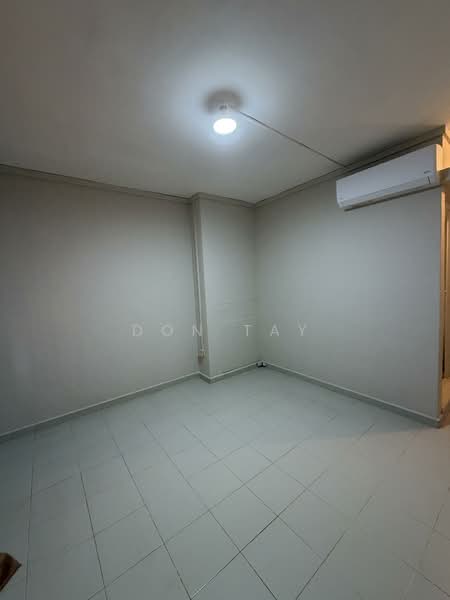 672 Woodlands Drive 71, 672 Woodlands Drive 71, 4 Bedrooms, 1,195 sqft, HDB Flat For Rent, by Don Tay, 500098006 - Bedroom - PropertyGuru.com.sg