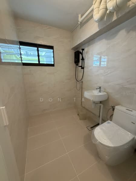 672 Woodlands Drive 71, 672 Woodlands Drive 71, 4 Bedrooms, 1,195 sqft, HDB Flat For Rent, by Don Tay, 500098006 - Bathroom - PropertyGuru.com.sg