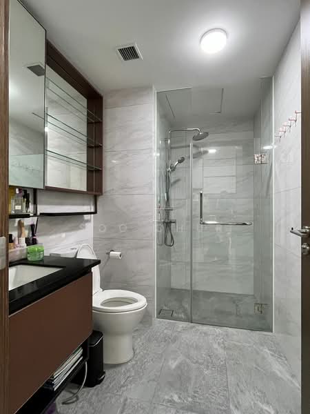 Normanton Park Condominium For Sale at S$ 1,100,000 | PropertyGuru Singapore - Bathroom