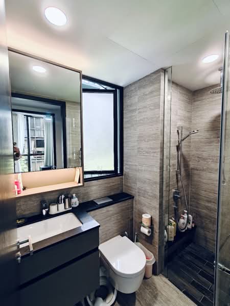 The Commodore Condominium For Sale at S$ 1,850,000 | PropertyGuru Singapore - Bathroom