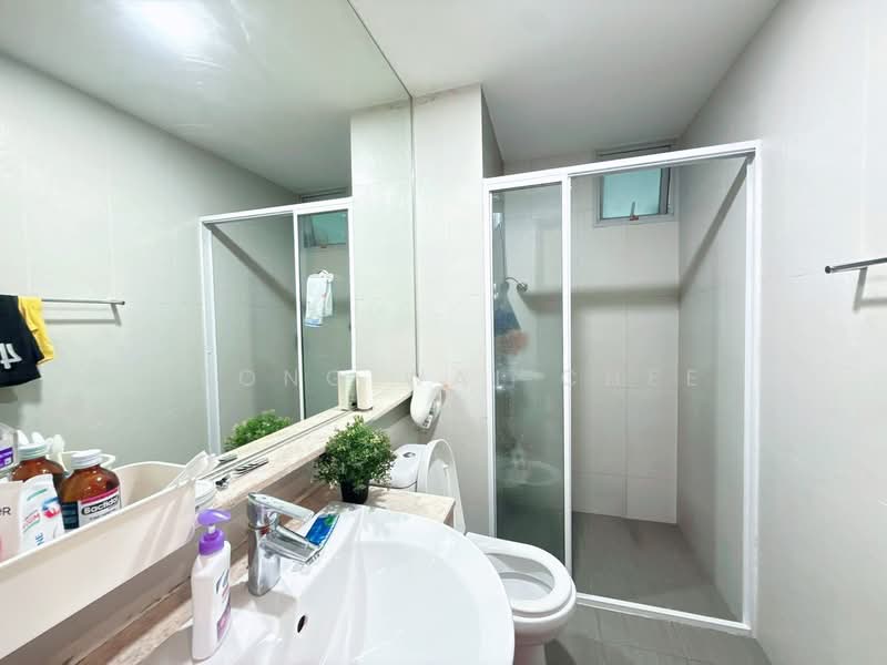 The Raintree Condominium For Sale at S$ 2,000,000 | PropertyGuru Singapore - Bathroom