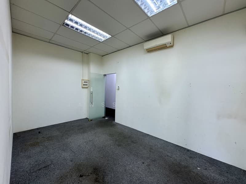 186 Woodlands Industrial Park E5, Woodlands Industrial Park E5, 500 sqft, Light Industrial (B1) For Rent, by Janssen Ho, 500098073 - Interior - CommercialGuru.com.sg
